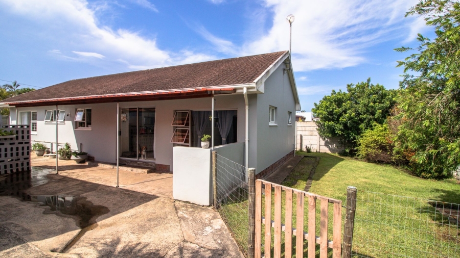 3 Bedroom Property for Sale in Sunrise On Sea Eastern Cape